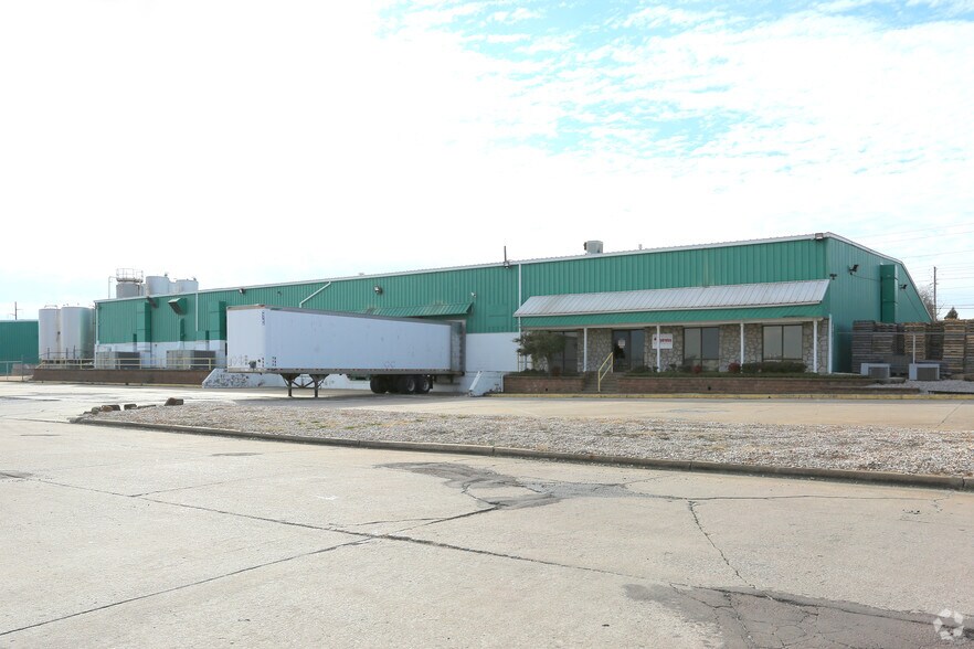 More Photos Of 4912 S 49th West Ave, Tulsa Manufacturing For Sale