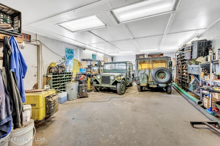 More Photos Of 109 Alden Rd, Nanticoke Service For Sale