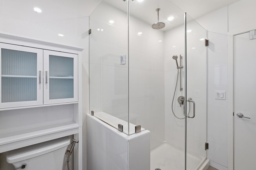 More Photos Of 5236 Bellingham Ave, Valley Village Apartments For Sale