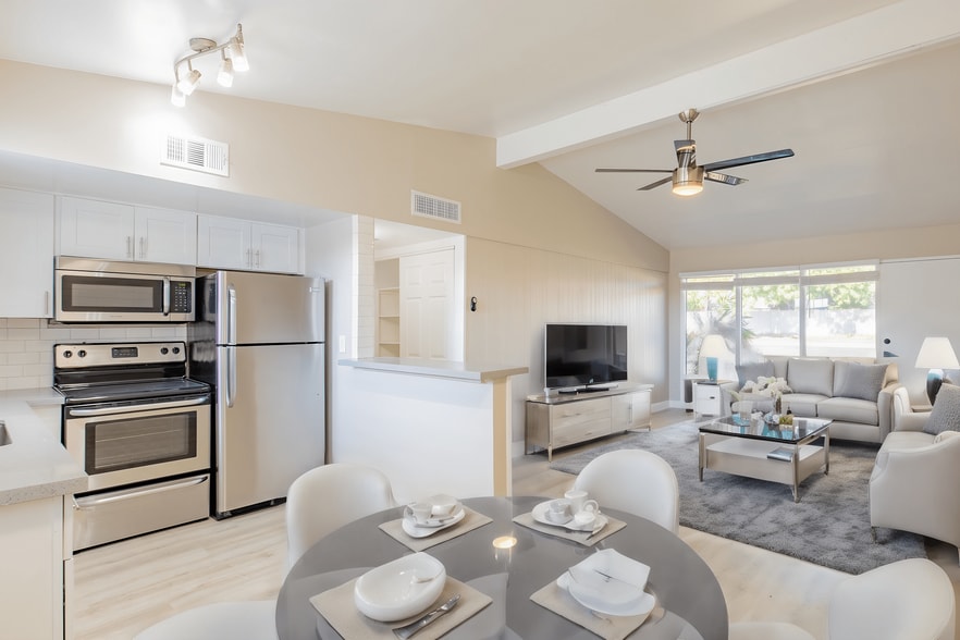 More Photos Of 2620 N 40th St, Phoenix Apartments For Sale