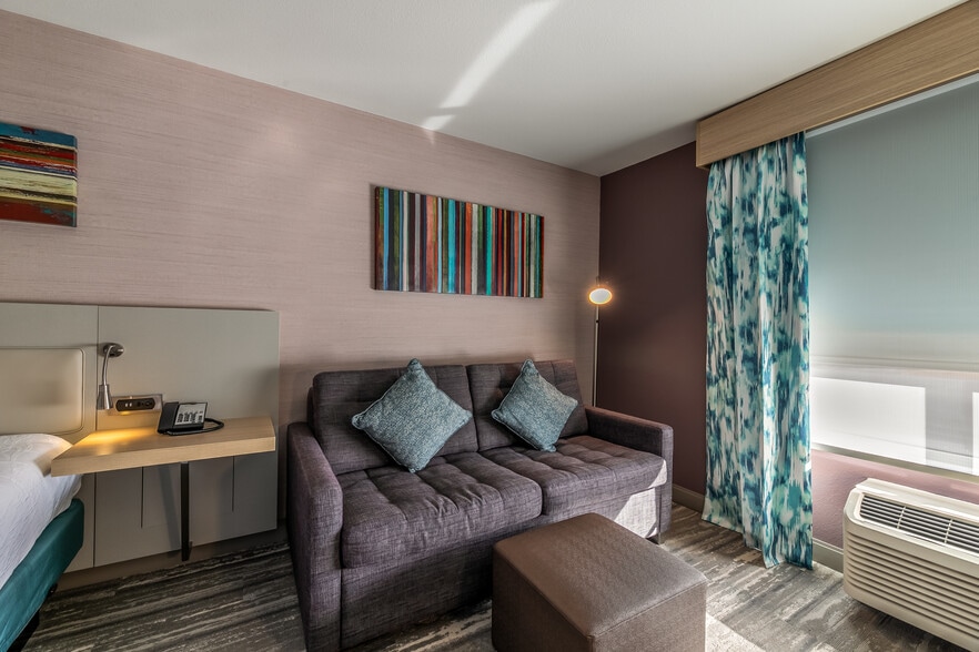 More Photos Of 4400 North Fwy, Fort Worth Hotel For Sale