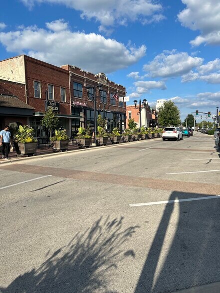 More Photos Of 113 W Front St, Wheaton Storefront For Sale