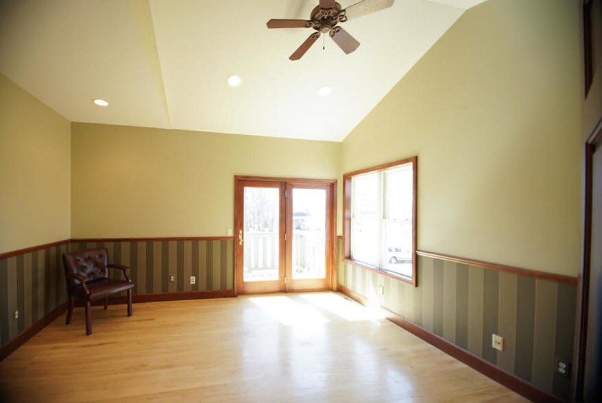 More Photos Of 213 E Main St, Gaylord Office For Sale