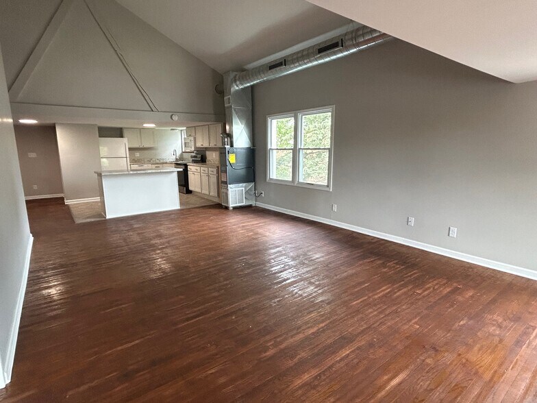 More Photos Of 8216 199th Ave, Bristol Apartments For Sale