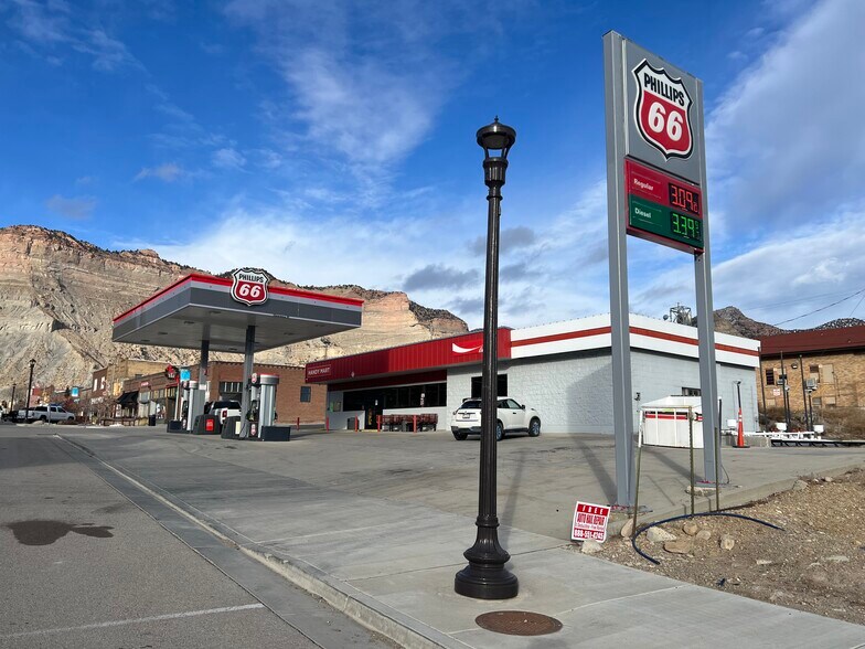More Photos Of 201 S Main St, Helper Service Station For Sale