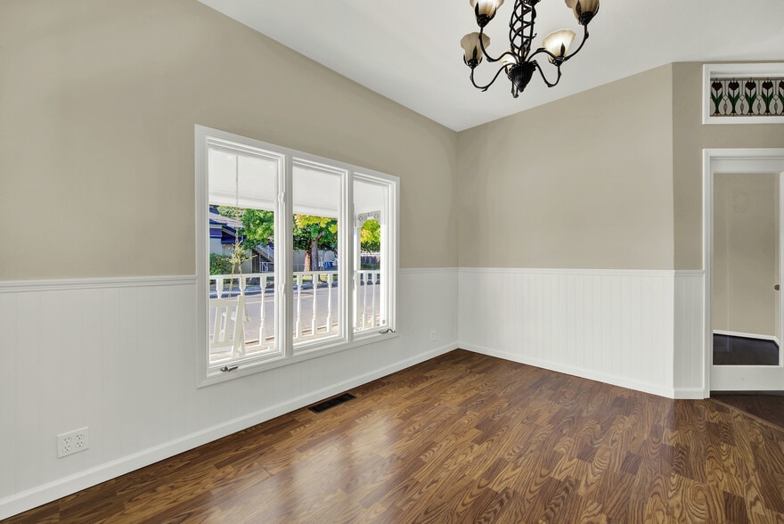 More Photos Of 354 Cernon St, Vacaville Office For Sale