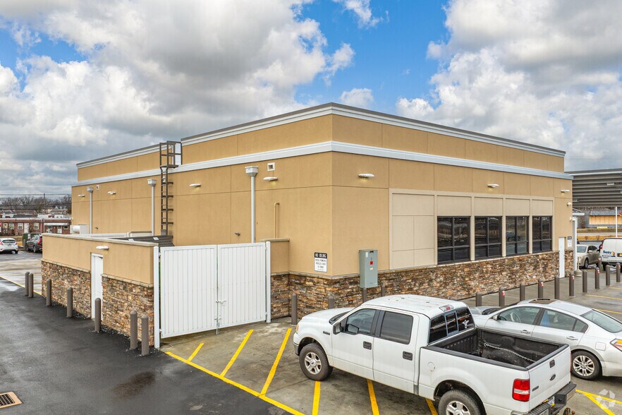 More Photos Of 1100 Calcon Hook Rd, Sharon Hill Service Station For Sale