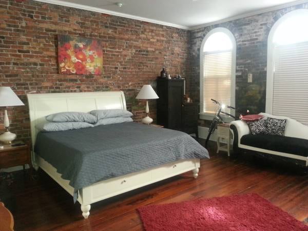 More Photos Of 128-130 N Ashley St, Valdosta General Retail For Sale