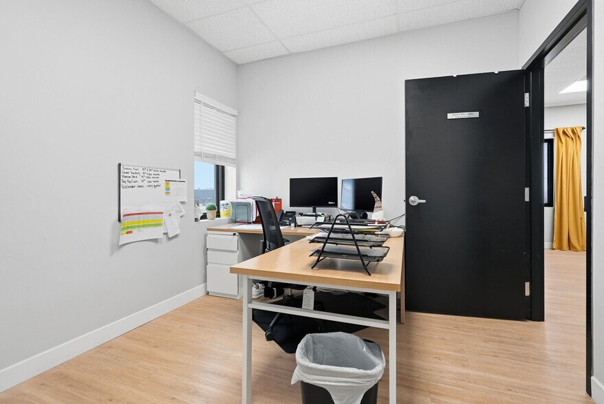 More Photos Of 224 Robot St, Vars Warehouse For Sale