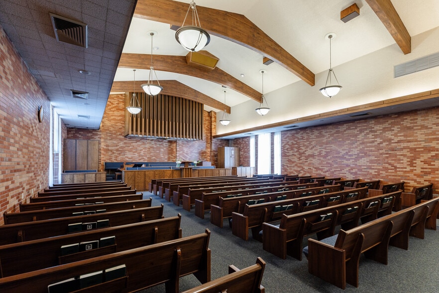 More Photos Of 5580 Golden Rd, Hillsboro Specialty For Sale