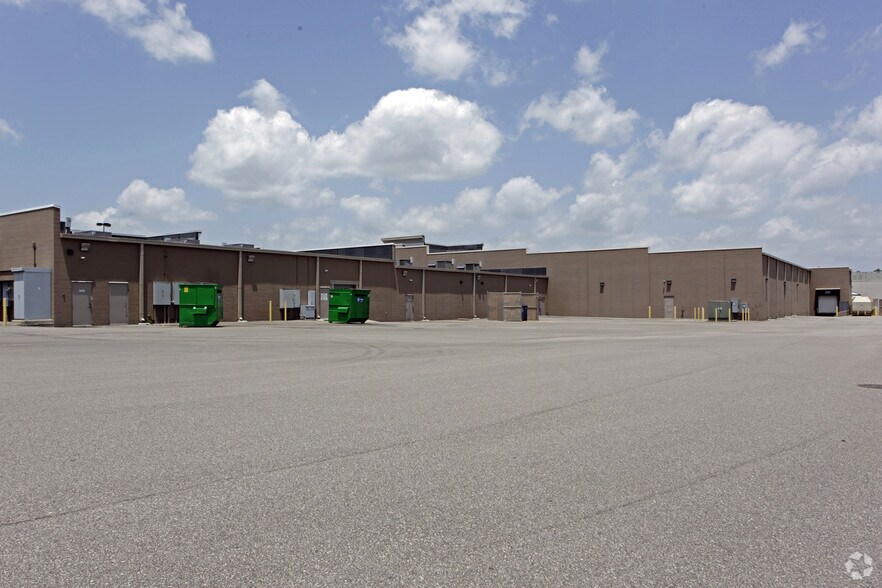 More Photos Of 750 Colonial Promenade Pky, Alabaster Storefront For Lease