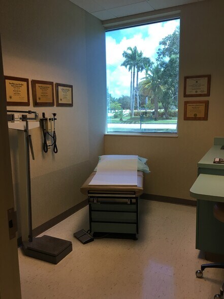 More Photos Of 900 NW 17th Ave, Delray Beach Medical For Sale