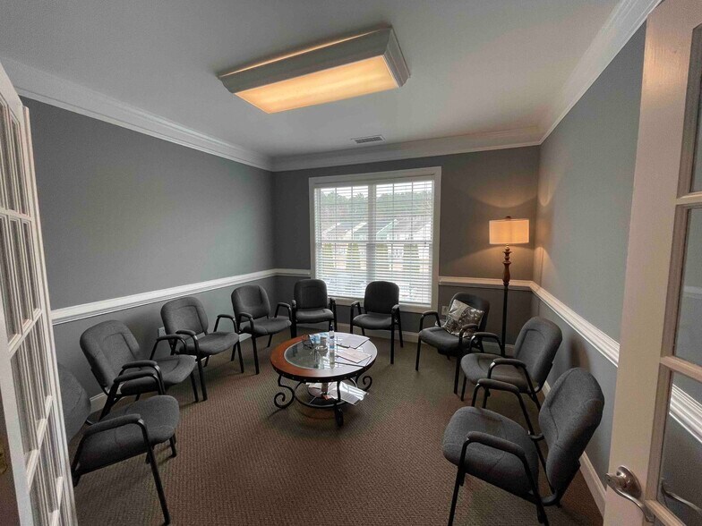 More Photos Of 3950 Cobb Pky NW, Acworth Office For Lease