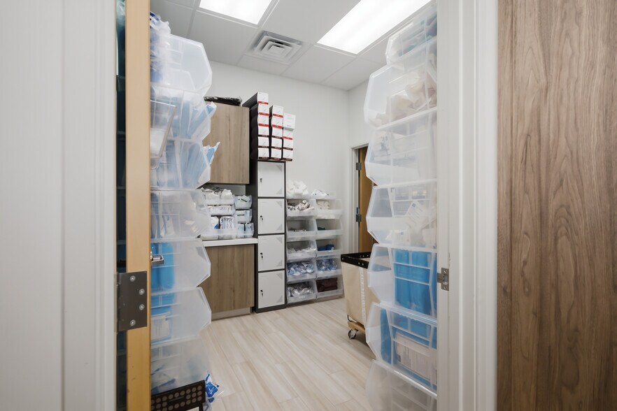 More Photos Of 5864 S Durango Dr, Las Vegas Medical For Sale