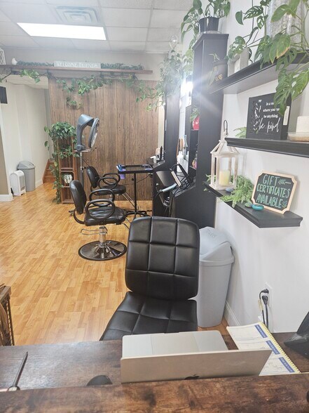 Primary Photo Of 1101 Chestnut St, Coplay General Retail For Lease