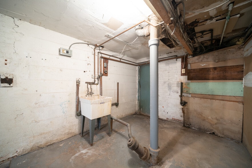 More Photos Of 48 8th Ave, Passaic Apartments For Sale