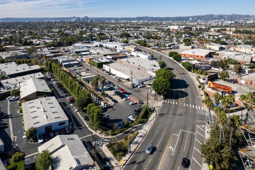 More Photos Of 3049 La Cienega Blvd, Culver City Warehouse For Lease
