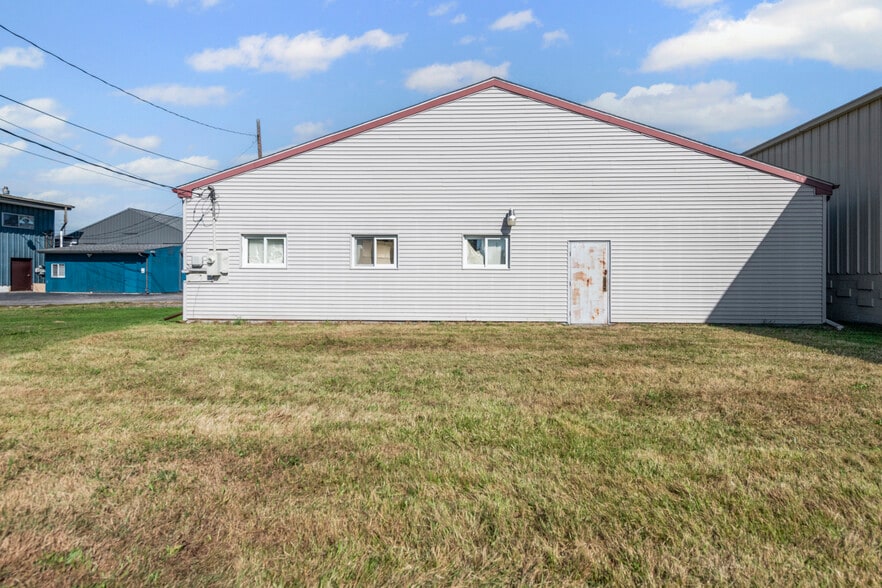 More Photos Of 3103 Lapeer Rd, Port Huron General Retail For Sale