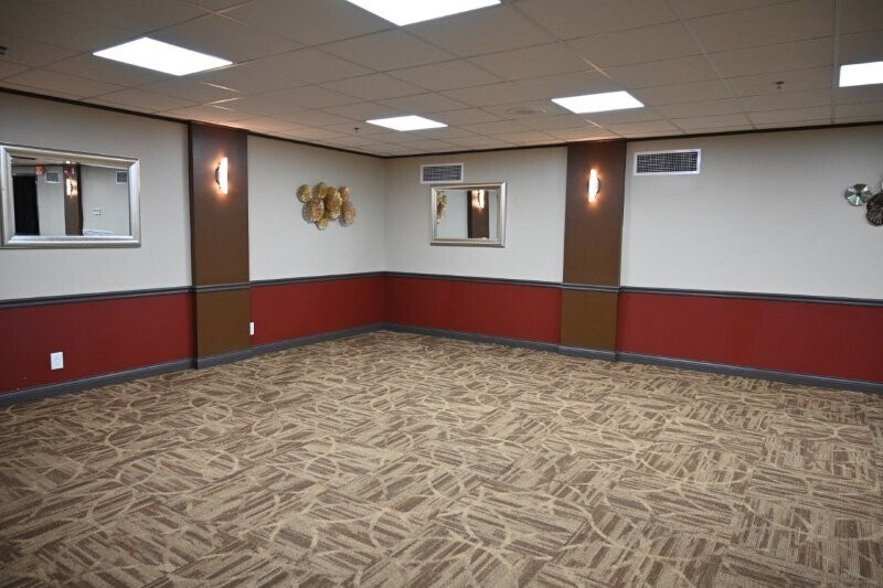 More Photos Of 517 S 4th St, Springfield General Retail For Sale