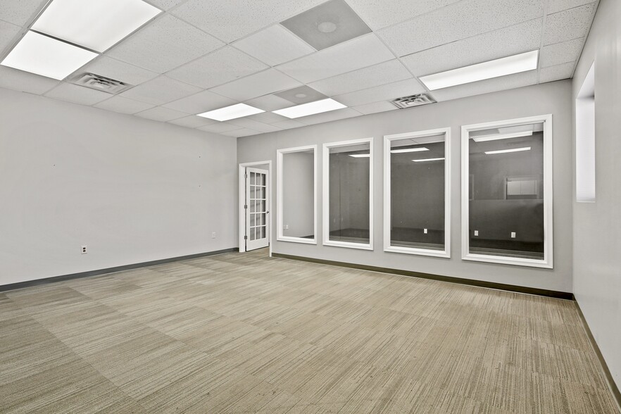 More Photos Of 511 Jermor Ln, Westminster Storefront Retail Office For Lease