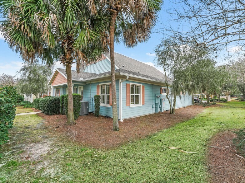 More Photos Of 910 Old Camp Rd, Lady Lake Medical For Sale