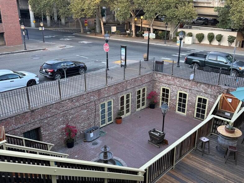 More Photos Of 900-906 2nd St, Sacramento Storefront For Lease