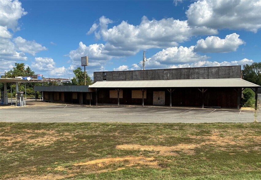 More Photos Of 2099 Highway 532, Dubberly Service Station For Sale