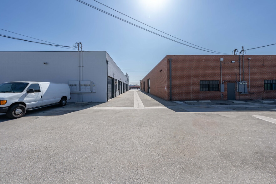 Primary Photo Of 14005-14009 Crenshaw Blvd, Hawthorne Warehouse For Lease