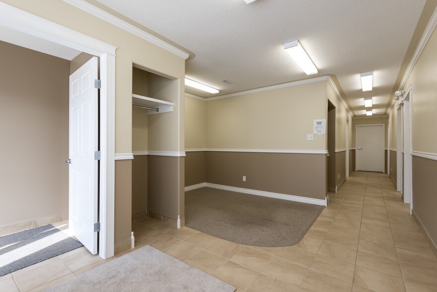 More Photos Of 380 Mackenzie Blvd, Fort McMurray Warehouse For Lease