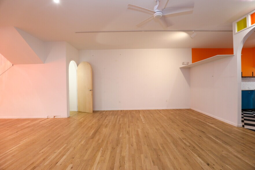 More Photos Of 328 Wall St, Kingston Storefront Retail Office For Lease