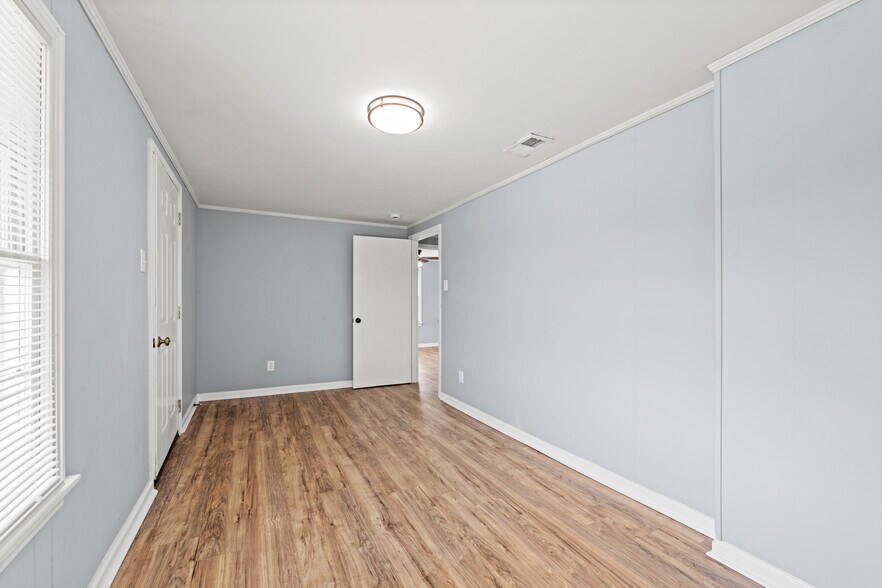 More Photos Of 6060 US Highway 51 N, Millington Flex For Sale