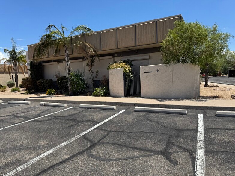 More Photos Of 801 N Wilmot Rd, Tucson Office For Sale