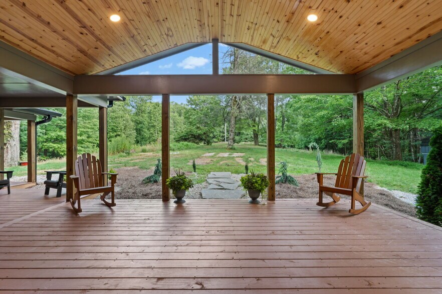 More Photos Of 122 Highlands View Rd, Highlands Specialty For Sale