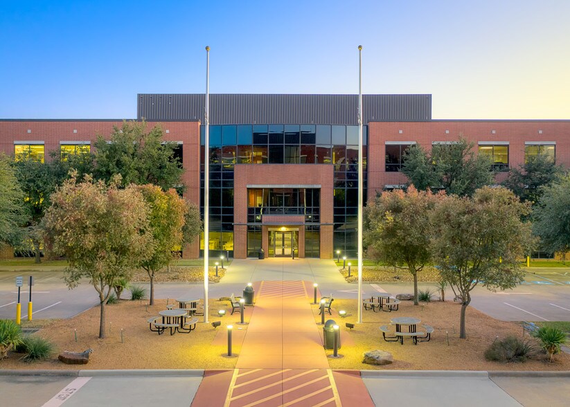 Primary Photo Of 17655 Waterview Pky, Dallas Unknown For Lease