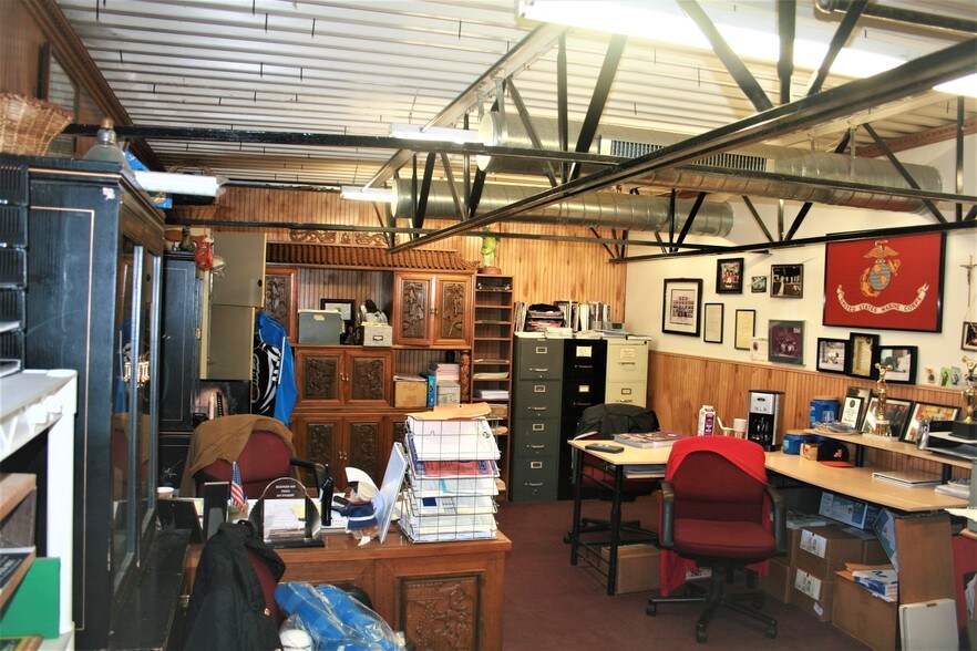 More Photos Of 19 6th Rd, Woburn Service For Sale