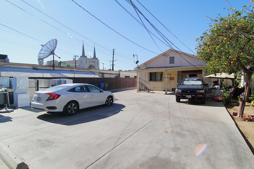 More Photos Of 1108 N Kenmore Ave, Los Angeles Storefront Retail Residential For Sale