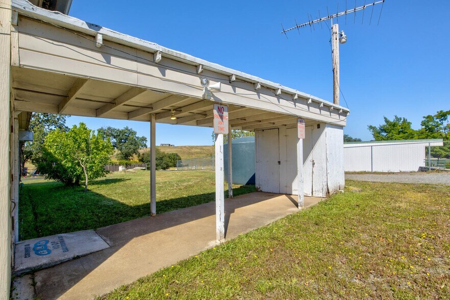 More Photos Of 7672 S Shingle Rd, Shingle Springs General Retail For Sale