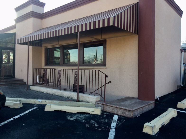 More Photos Of 457 County Road 111, Manorville Restaurant For Sale