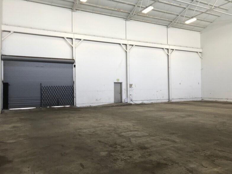 More Photos Of 2040-2068 E 37th St, Vernon Warehouse For Lease
