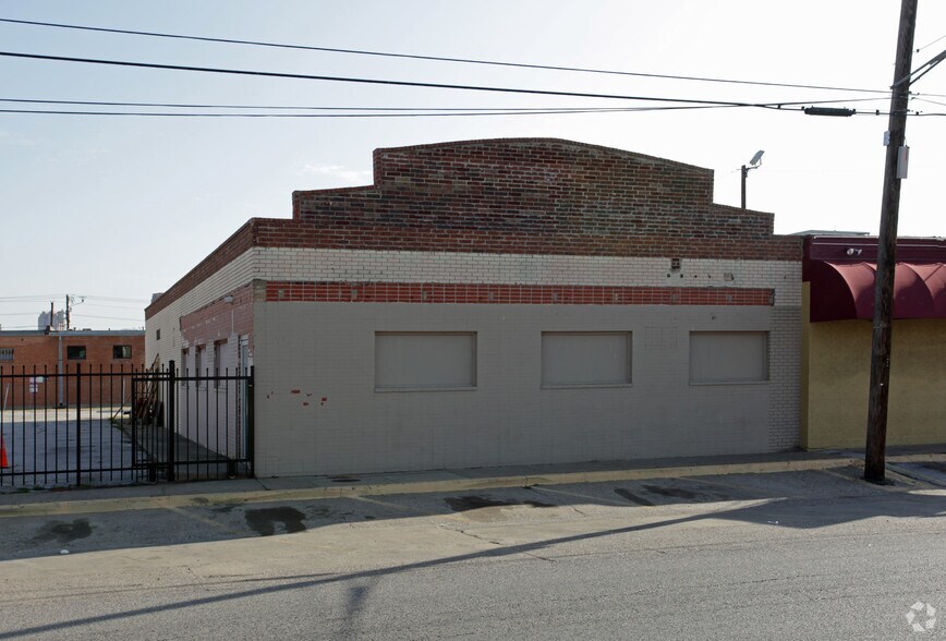 Primary Photo Of 1606 Market Center Blvd, Dallas Industrial For Sale