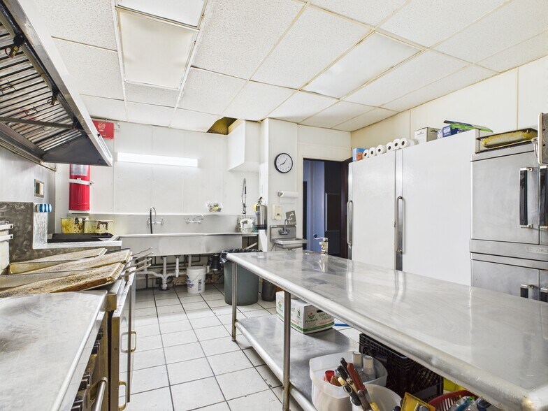 More Photos Of 619 Blondeau St, Keokuk Office For Sale