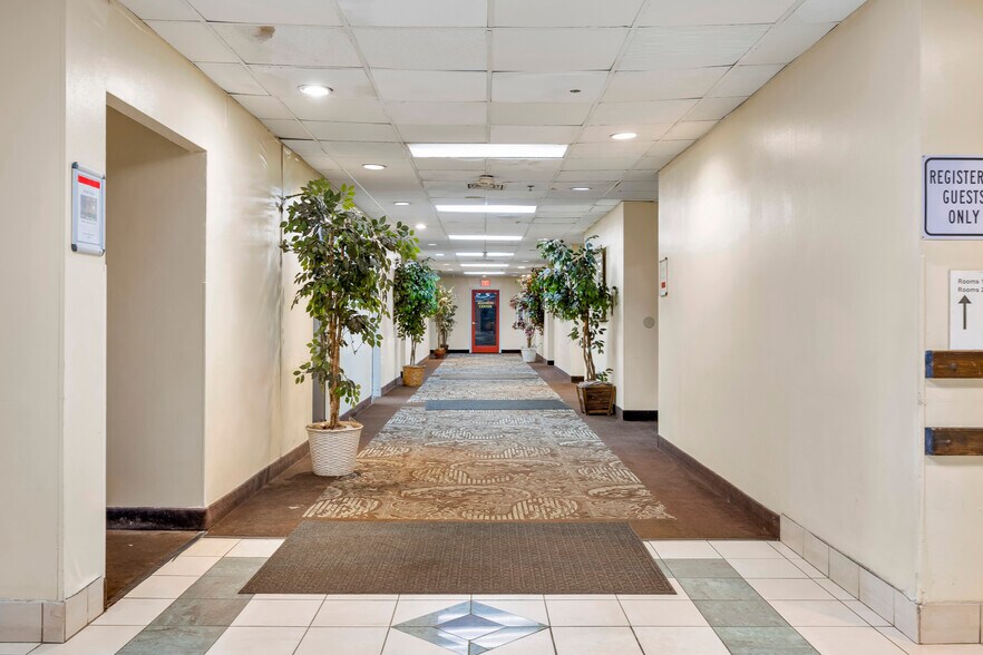 More Photos Of 3 Watervliet Avenue Ext, Albany Hotel For Sale