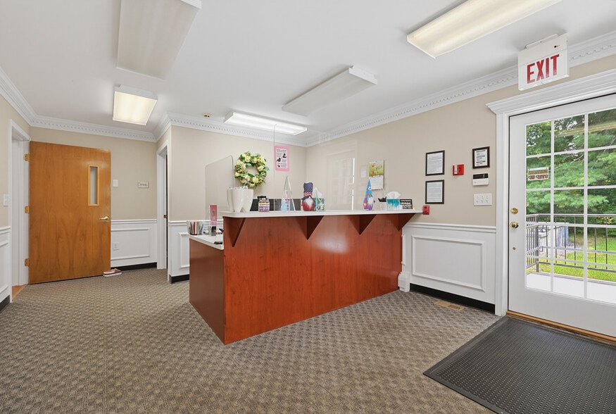 More Photos Of 620 Washington St, Franklin Medical For Sale