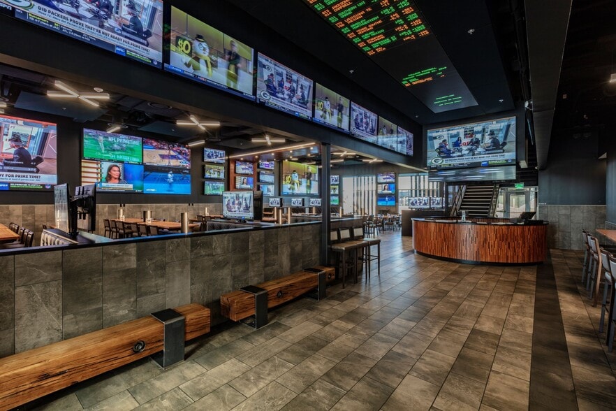 More Photos Of 1324 W Memorial Rd, Oklahoma City Restaurant For Lease