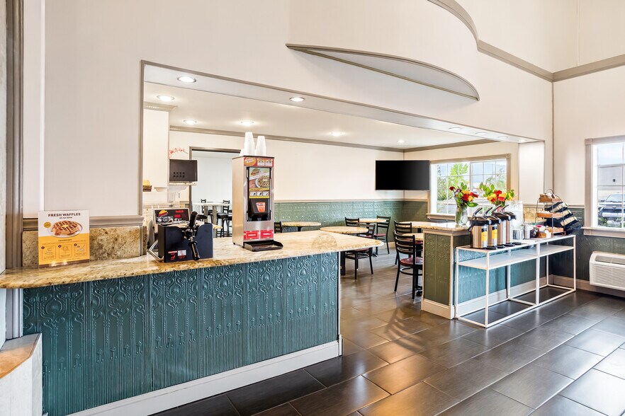 More Photos Of 501 Three Rivers Dr, Kelso Hospitality For Sale