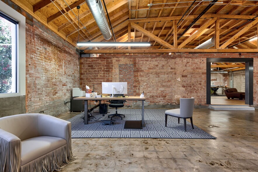More Photos Of 111 NW 8th St, Oklahoma City Office For Sale