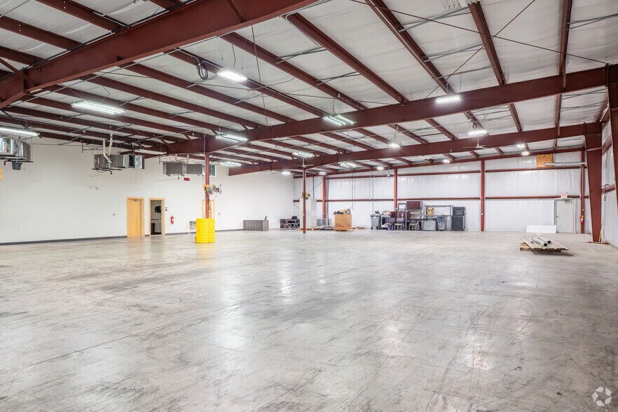 More Photos Of 1400 E High St, Milton Manufacturing For Lease