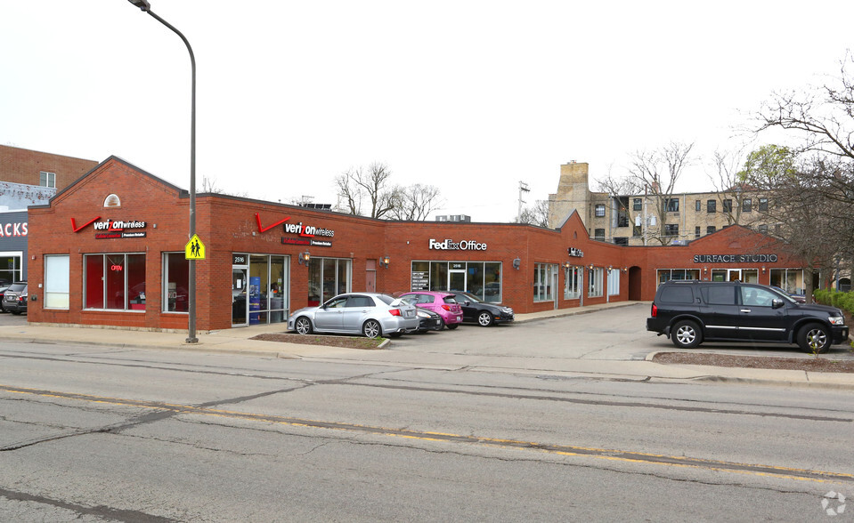 Primary Photo Of 2516-2522 Green Bay Rd, Evanston Freestanding For Lease