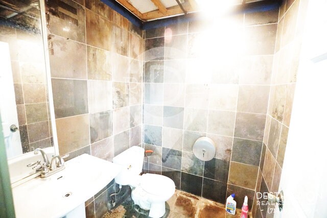 More Photos Of 462 3rd Ave, Brooklyn Storefront Retail Residential For Lease