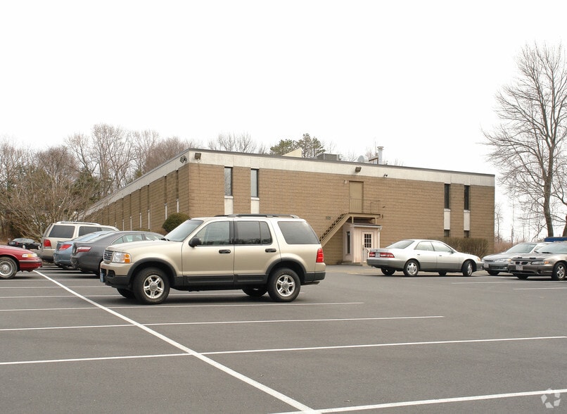 More Photos Of 264 N Main St, East Longmeadow Medical For Lease
